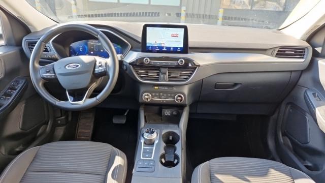 Ford Kuga image 7