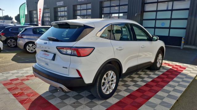 Ford Kuga image 3