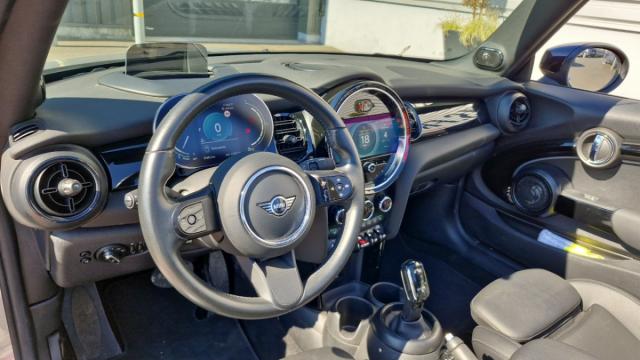 Mini Cabrio image 8