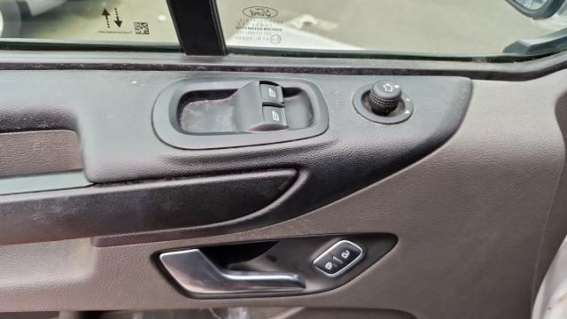 Ford Transit Custom image 5