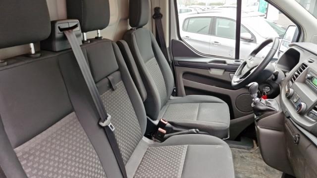 Ford Transit Custom image 7