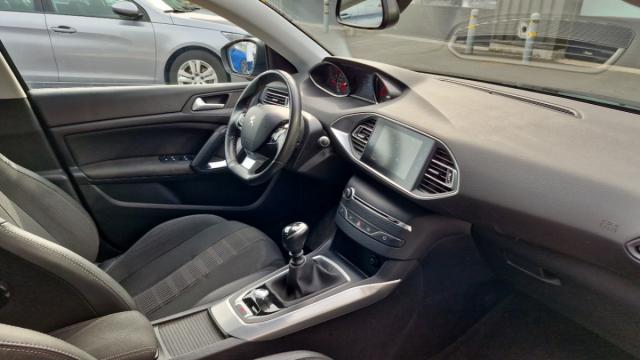 Peugeot 308 image 8