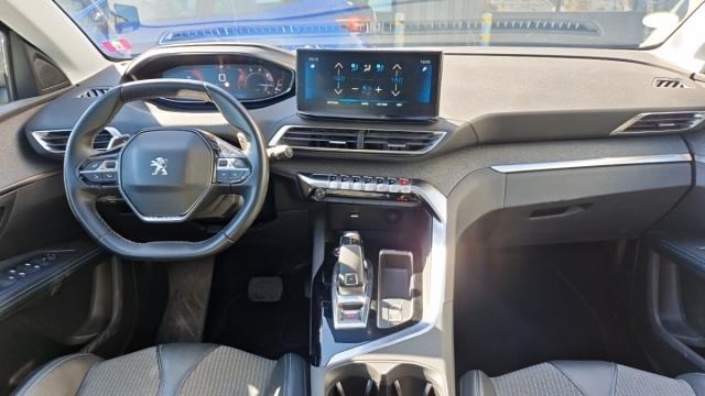 Peugeot 5008 image 2