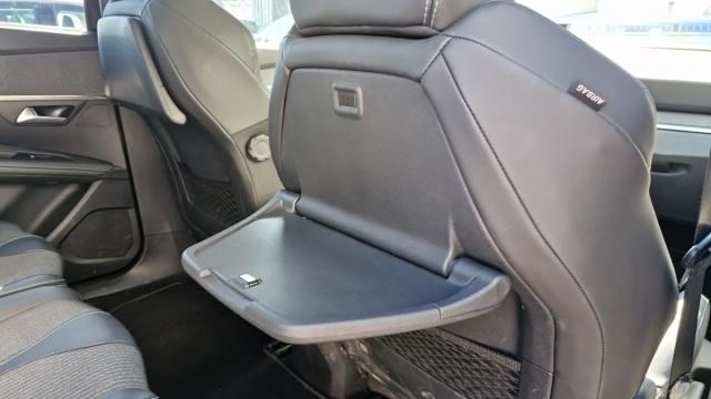 Peugeot 5008 image 8