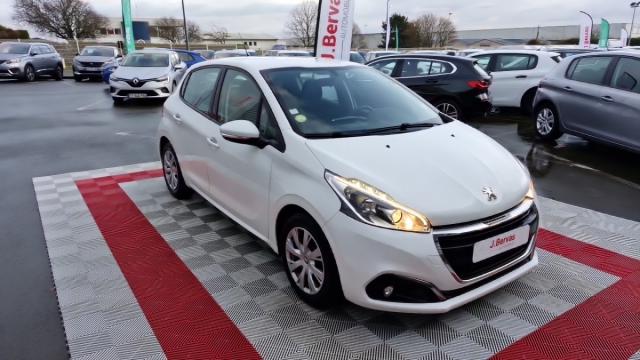 Peugeot 208 image 6
