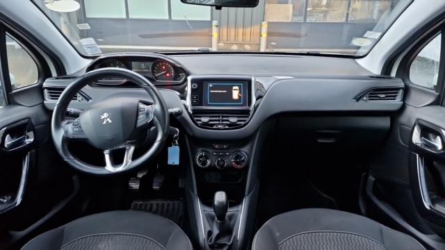 Peugeot 208 image 3