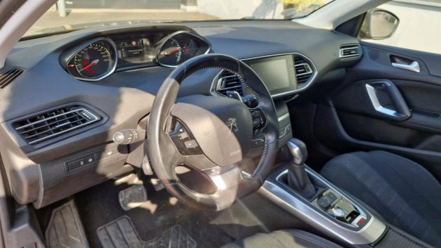 Peugeot 308 image 8
