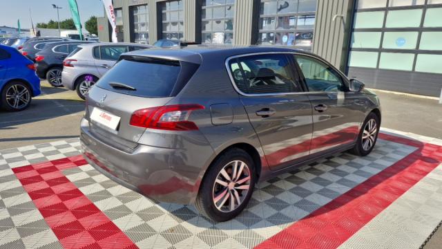 Peugeot 308 image 9