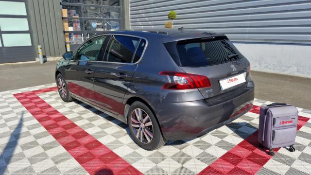 Peugeot 308 image 1