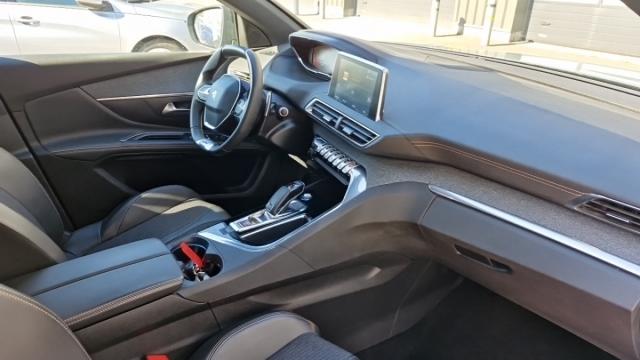 Peugeot 5008 image 8