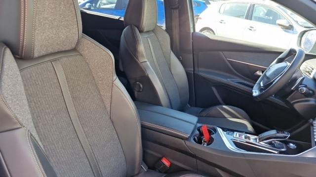 Peugeot 5008 image 9