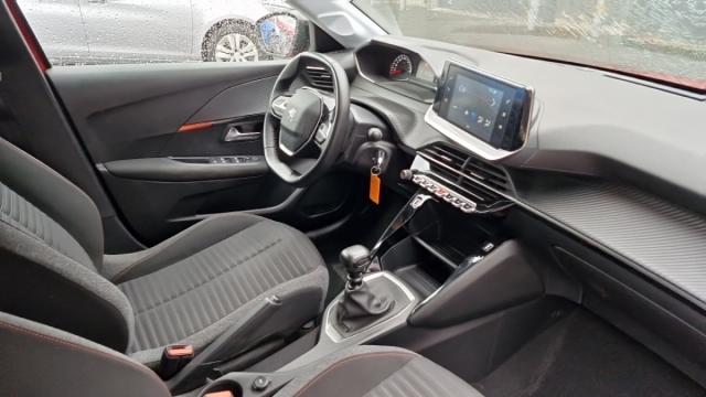 Peugeot 208 image 8