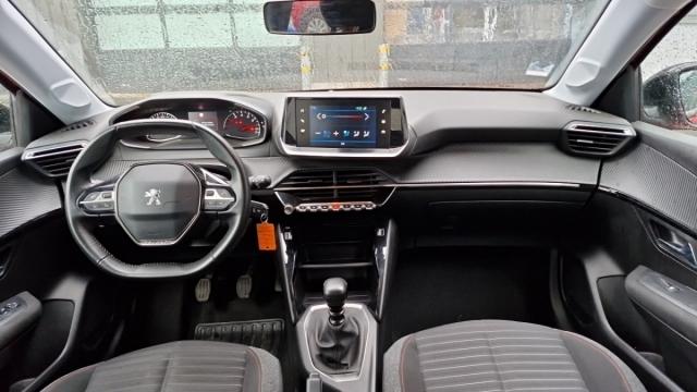 Peugeot 208 image 9