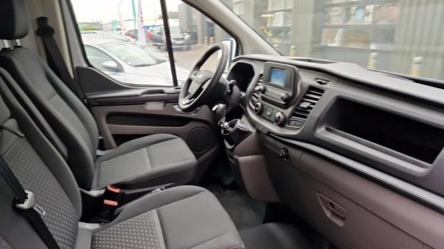 Ford Transit Custom image 2