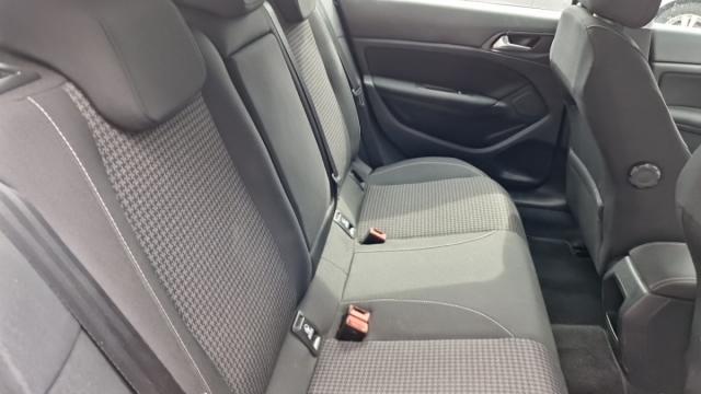 Peugeot 308 image 2