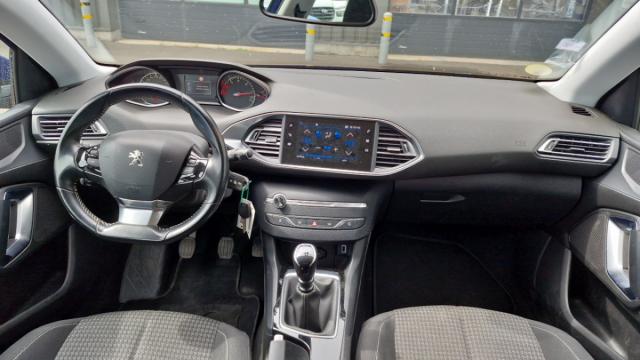 Peugeot 308 image 3