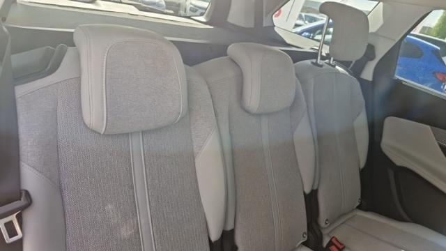 Peugeot 5008 image 1