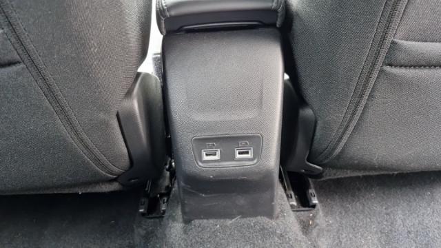 Peugeot 2008 image 3