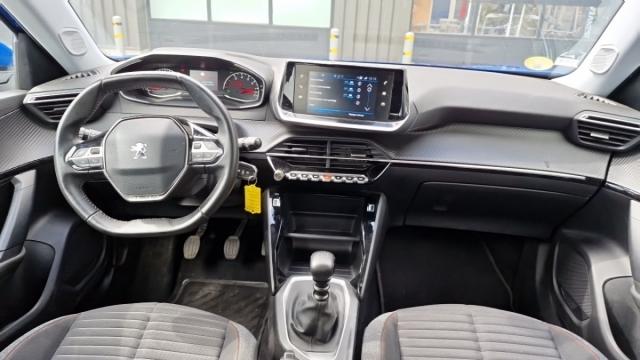 Peugeot 2008 image 8