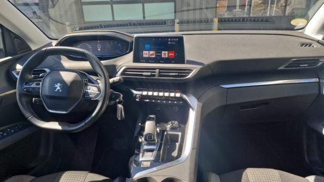 Peugeot 3008 image 2