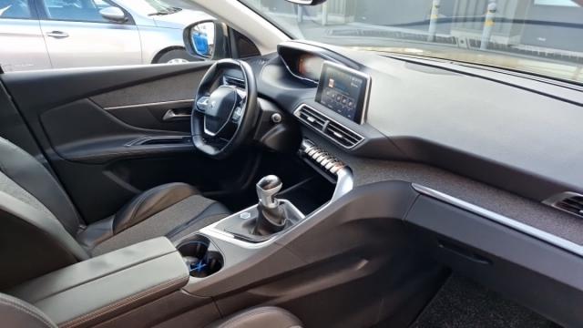 Peugeot 3008 image 8