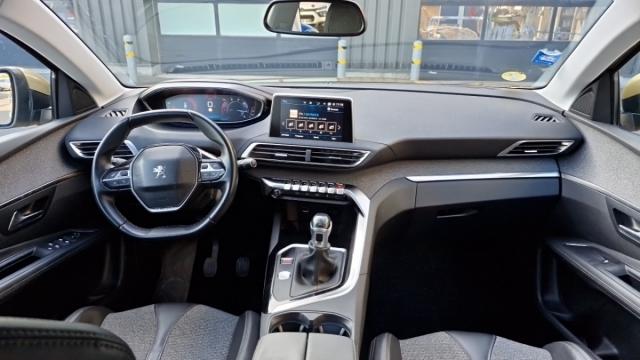 Peugeot 3008 image 3