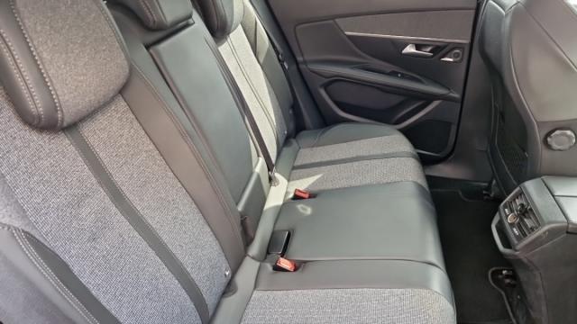 Peugeot 3008 image 3