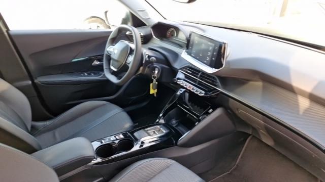 Peugeot 2008 image 9
