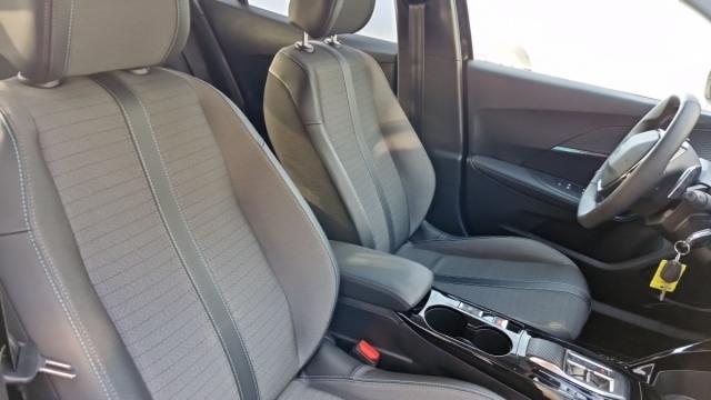 Peugeot 2008 image 8