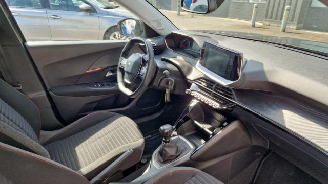Peugeot 2008 image 9