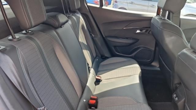 Peugeot 2008 image 8