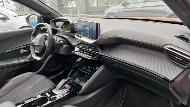 Peugeot 2008 image 1