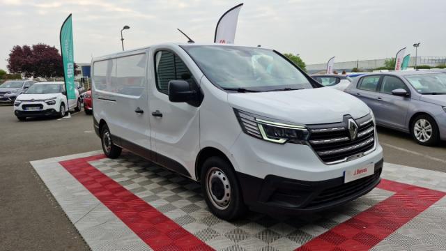 Renault Trafic image 2