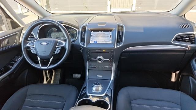 Ford Galaxy image 3