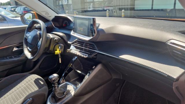 Peugeot 2008 image 2