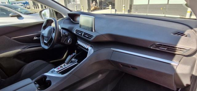Peugeot 5008 image 2