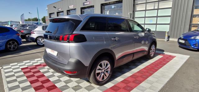 Peugeot 5008 image 9