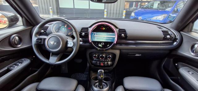 Mini Clubman image 2