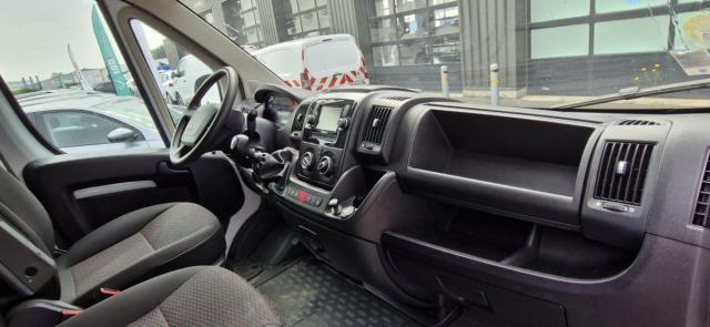 Peugeot Boxer image 2