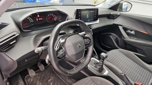 Peugeot 2008 image 8