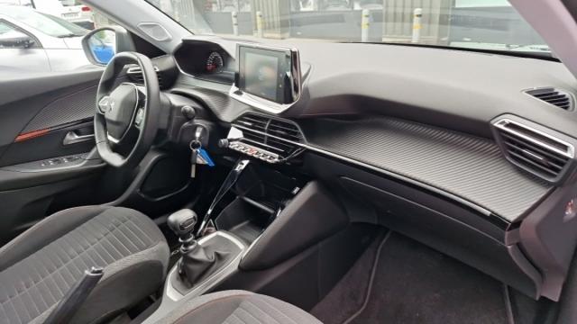 Peugeot 2008 image 2