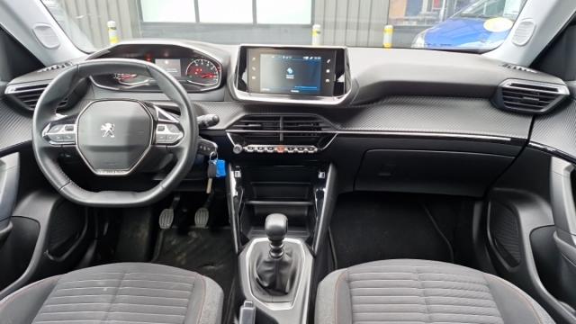 Peugeot 2008 image 1
