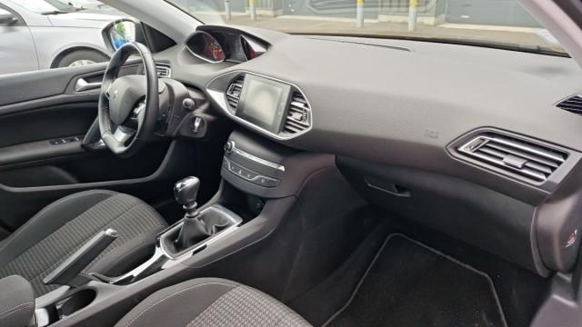 Peugeot 308 image 1