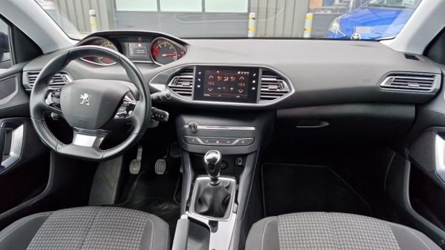 Peugeot 308 image 2