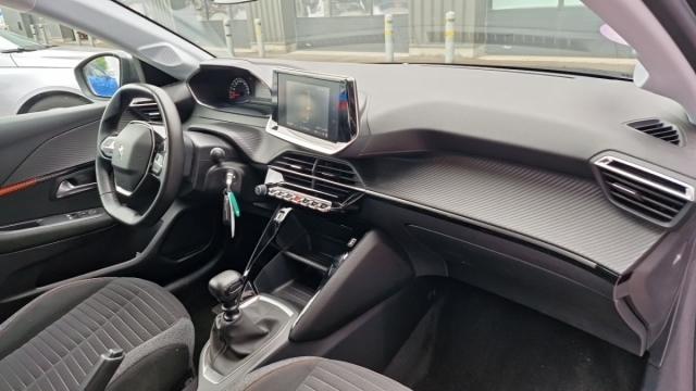 Peugeot 208 image 2