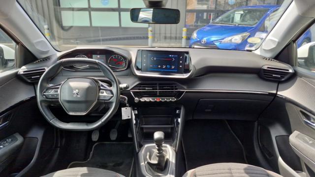 Peugeot 208 image 1