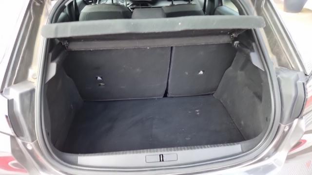 Peugeot 208 image 9