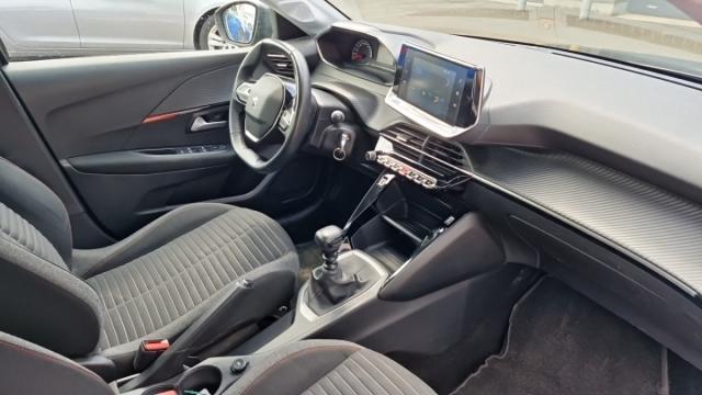 Peugeot 208 image 8