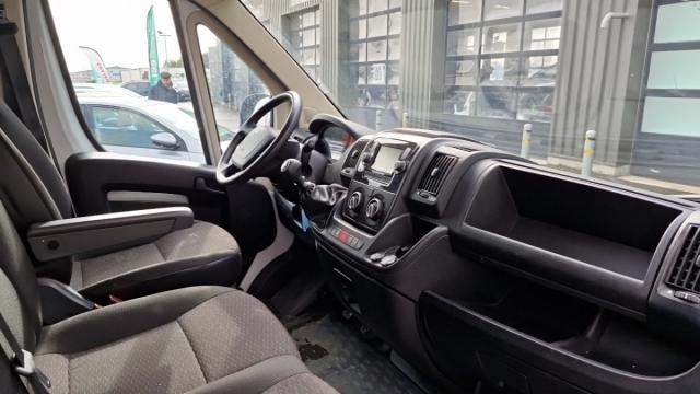 Peugeot Boxer image 2