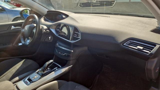 Peugeot 308 image 2